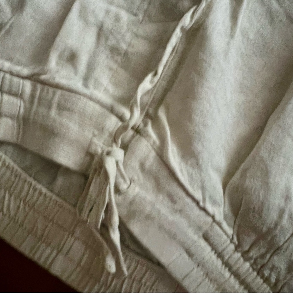 Women’s light weight summer pants  size medium